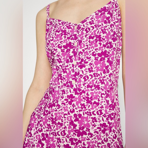 GAP Sleeveless Button-Front Dress - Picture 5 of 9